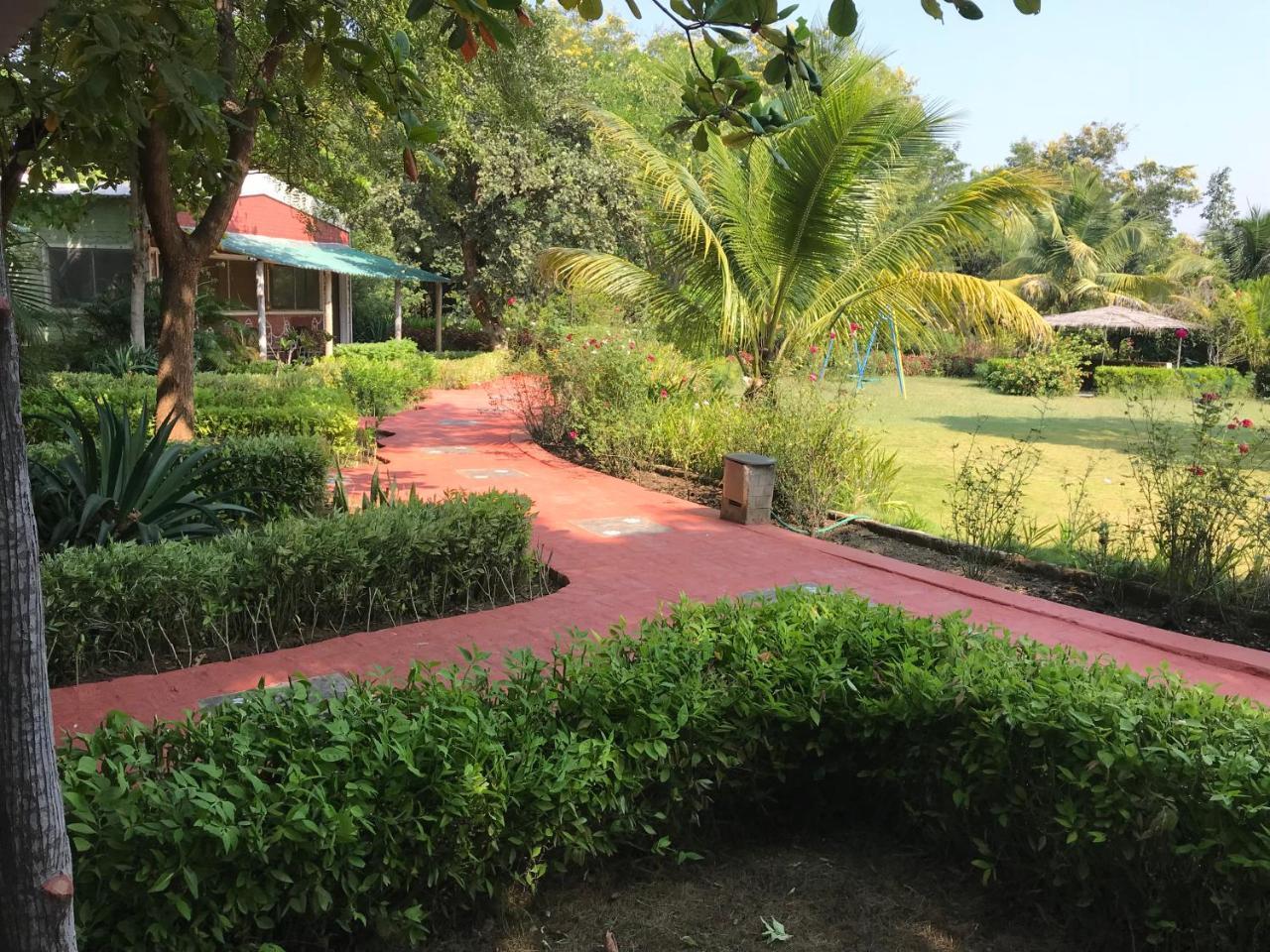 Baaz Jungle Resort Khawāsa Exteriér fotografie